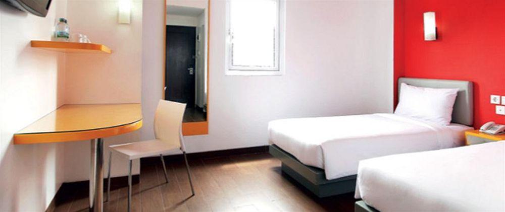 Amaris Hotel Cirebon Buitenkant foto