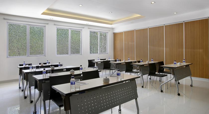 Amaris Hotel Cirebon Buitenkant foto