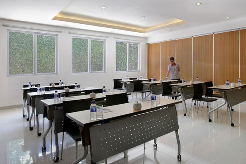 Amaris Hotel Cirebon Buitenkant foto